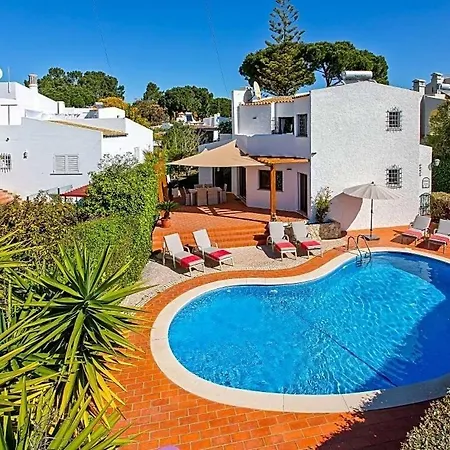 Sleeps 6 With Pool Air Con And Wifi Villa