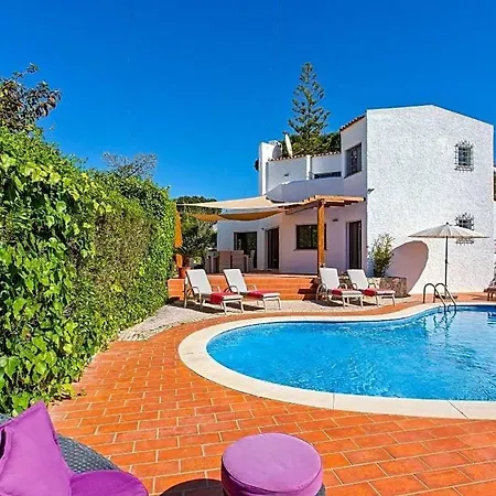 Sleeps 6 With Pool Air Con And Wifi