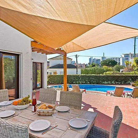 Sleeps 6 With Pool Air Con And Wifi Vilamoura