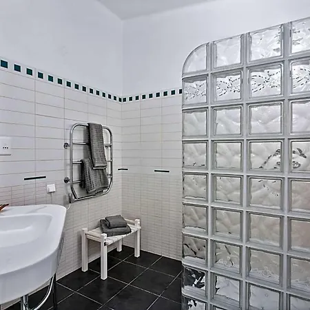 Sleeps 6 With Pool Air Con And Wifi Villa *